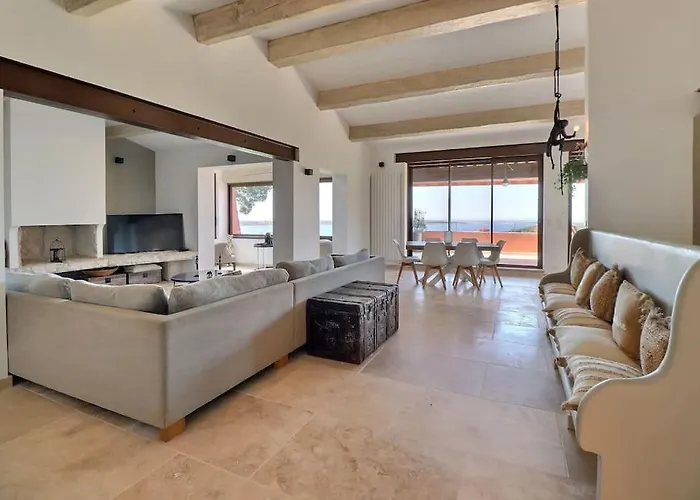 Вілла By Elodie Face A La