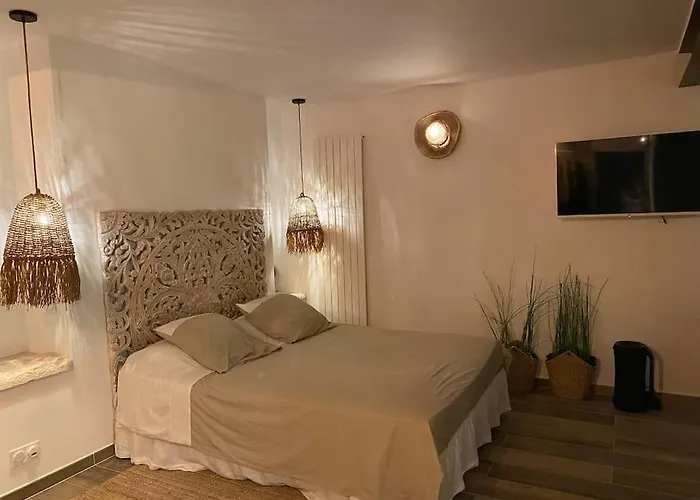 Villa By Elodie Face à La *