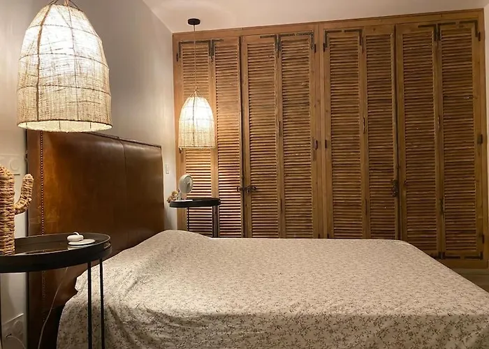 Вілла By Elodie Face A La