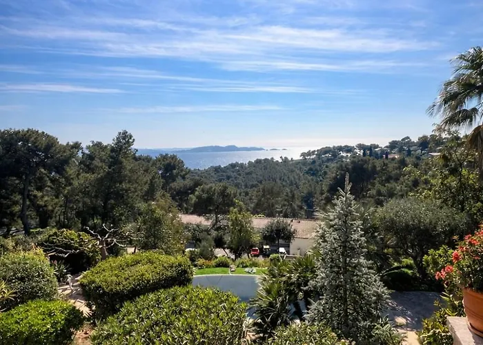 By Elodie Face A La Єр